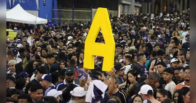 Comemoração da torcida do Remo pelo acesso à serie A do Campeonato brasileiro.