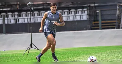 Atacante foi titular na campanha do acesso