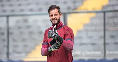 Goleiro Marcelo Rangel surpreende e volta a treinar com bola no Remo após lesão