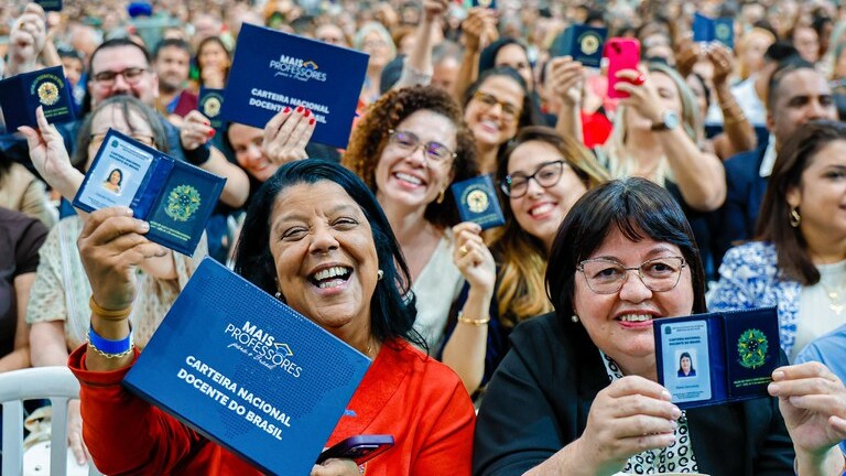Professores: saiba como solicitar Carteira Nacional Docente para descontos exclusivos