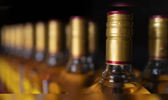 Imagem ilustrativa da imagem Rede de supermercado se manifesta sobre denúncia de uísque adulterado, em Belém