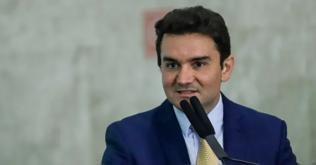 Imagem ilustrativa da notícia União Brasil expulsa Celso Sabino por permanecer no Ministério do Turismo