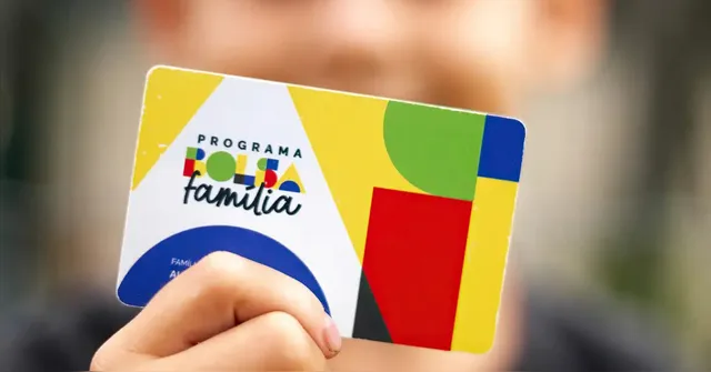 Imagem ilustrativa da notícia Bolsa Família: beneficiários com NIS de final 4 recebem nesta segunda (15)