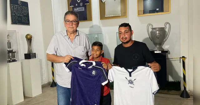 Imagem ilustrativa da notícia Vídeo: torcedor atropelado antes do acesso ganha dia especial no Remo