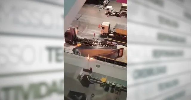 Imagem ilustrativa da notícia Homem morre esmagado após carreta tombar sobre ele em Barcarena