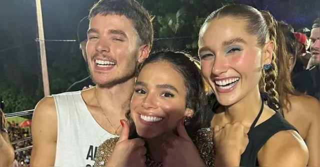 Imagem ilustrativa da notícia Bruna Marquezine relembra flagra íntimo de Sasha e marido