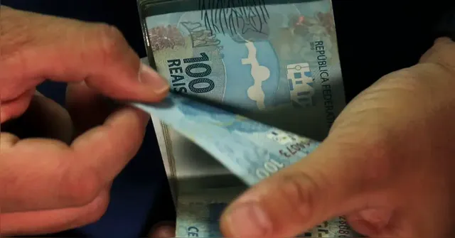 Imagem ilustrativa da notícia Segunda parcela menor: entenda os descontos no 13º salário