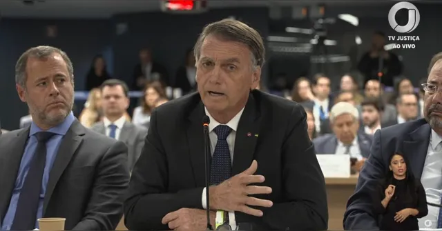 Imagem ilustrativa da notícia ASSISTA AO VIVO: STF começa a julgar Bolsonaro