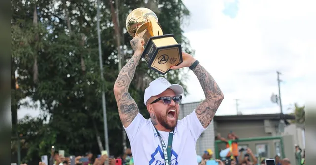 Imagem ilustrativa da notícia Paysandu: Rossi pode até ficar, mas terá que diminuir salário