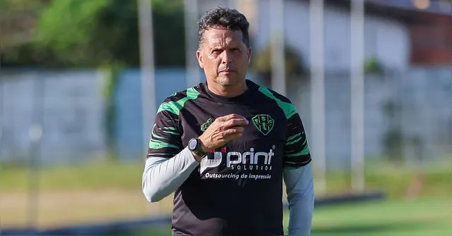 Imagem ilustrativa da notícia Saída de Luan Freitas faz Claudinei ajustar formação do Paysandu