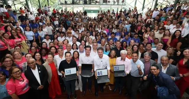 Imagem ilustrativa da notícia Escolas recebem 17,5 mil Chromebooks do Governo do Pará