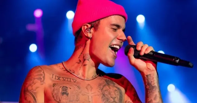 Imagem ilustrativa da notícia Justin Bieber passeia só de cueca e recebe elogios na web