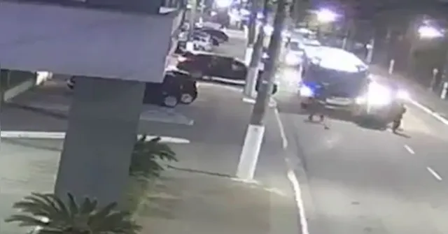 Imagem ilustrativa da notícia Mulher relata baleamento de filha e neto em execução de ex-delegado