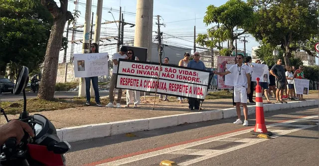 Imagem ilustrativa da notícia Protesto interdita avenida João Paulo II após morte de ciclista