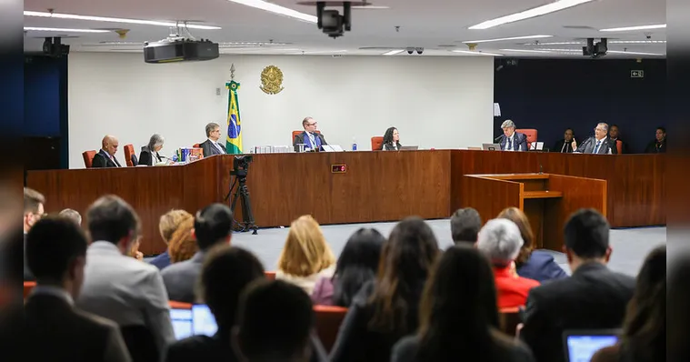 Imagem ilustrativa da notícia Bolsonaro: STF retoma julgamento a partir das 9h