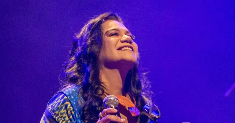 Imagem ilustrativa da notícia Simone Almeida celebra o EP Leve no Teatro Waldemar Henrique