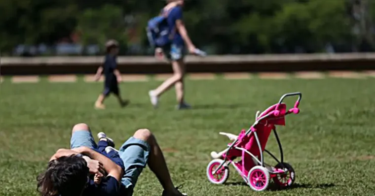 Imagem ilustrativa da notícia Câmara aprova ampliação da licença-paternidade para 20 dias
