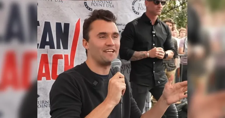 Imagem ilustrativa da notícia Quem era Charlie Kirk, influenciador pró-Trump morto nos EUA