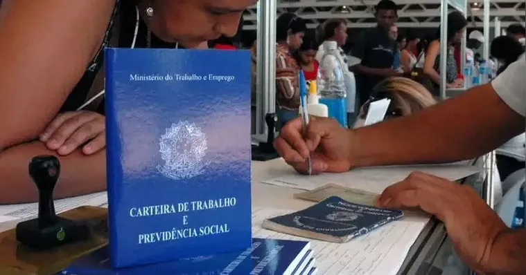 Imagem ilustrativa da notícia Desemprego no Brasil cai a 5,6%, menor nível desde 2012