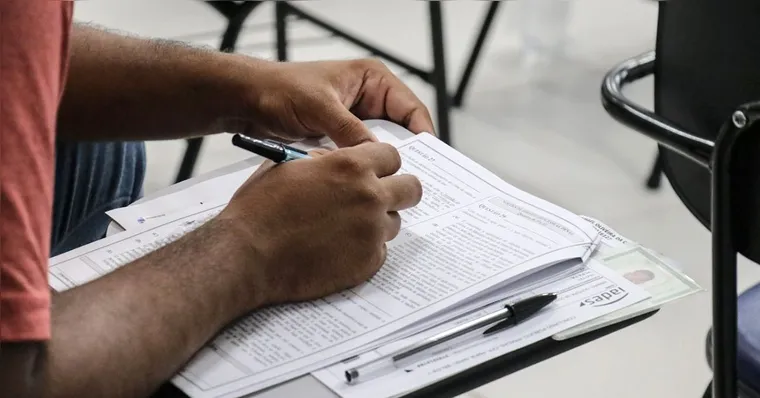 Imagem ilustrativa da notícia Veja concursos abertos com 600 vagas e salários de R$ 10 mil