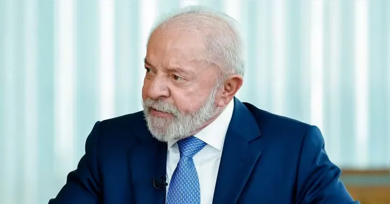 Imagem ilustrativa da notícia Lula sanciona lei sobre conversão de flagrante em prisão preventiva