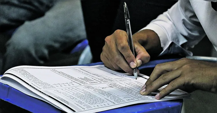 Imagem ilustrativa da notícia Governo quer abrir 41 mil novas vagas e preencher 47,8 mil cargos federais