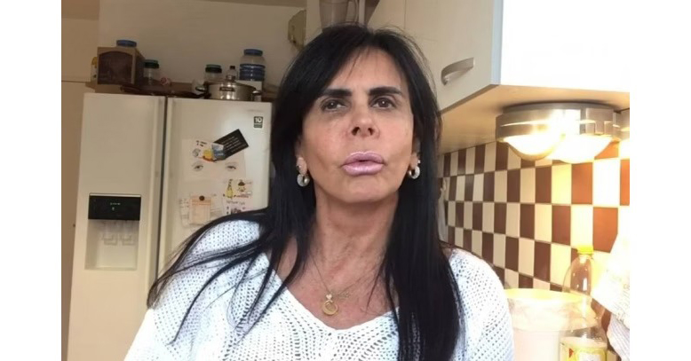 Ícone da música e personalidade marcante da cultura pop brasileira, a eterna "Rainha do Rebolado" segue firme em sua rotina de cuidados estéticos