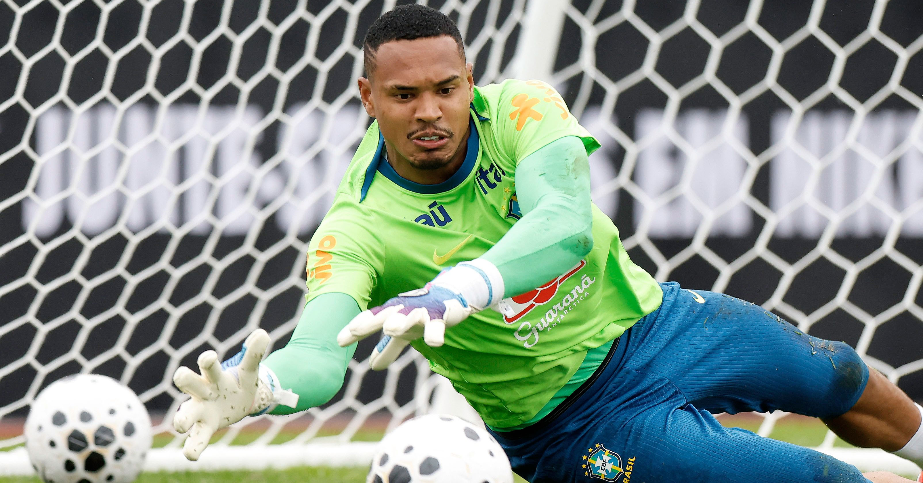 John pensou que convocação era trote: "Não acreditei"