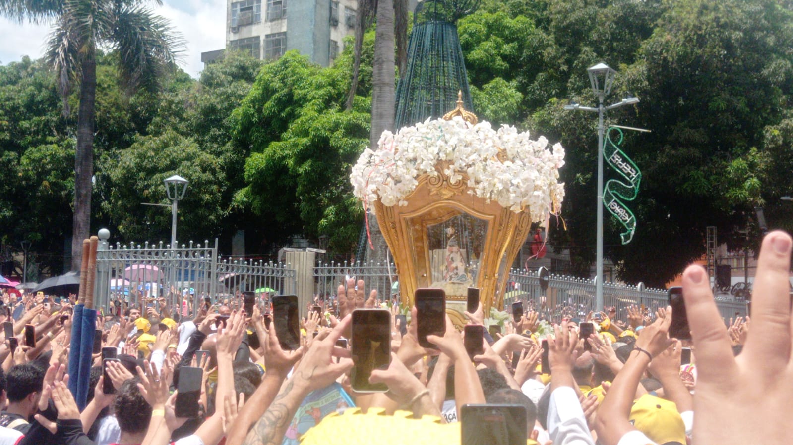 Círio 2025 é marcado por fé, devoção, homenagens e muita emoção.