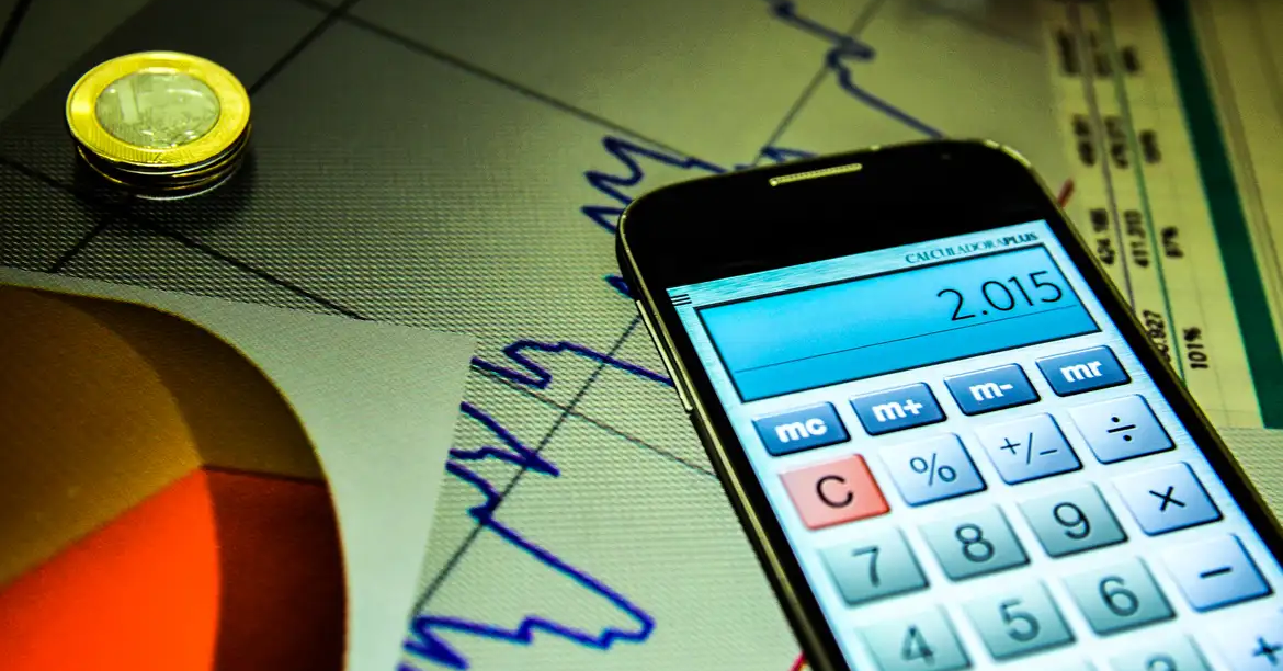 Dólar cai após conversa entre Lula e Trump. Veja o valor