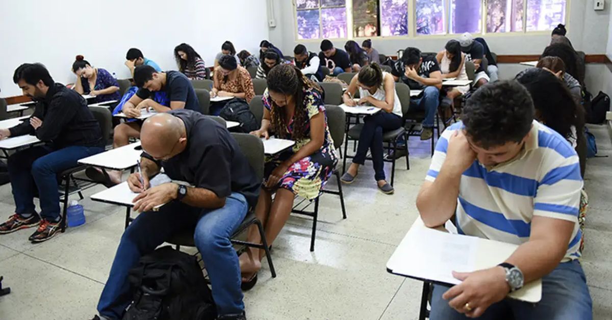 É preciso se atentar para o horário de abertura e fechamento dos portões.