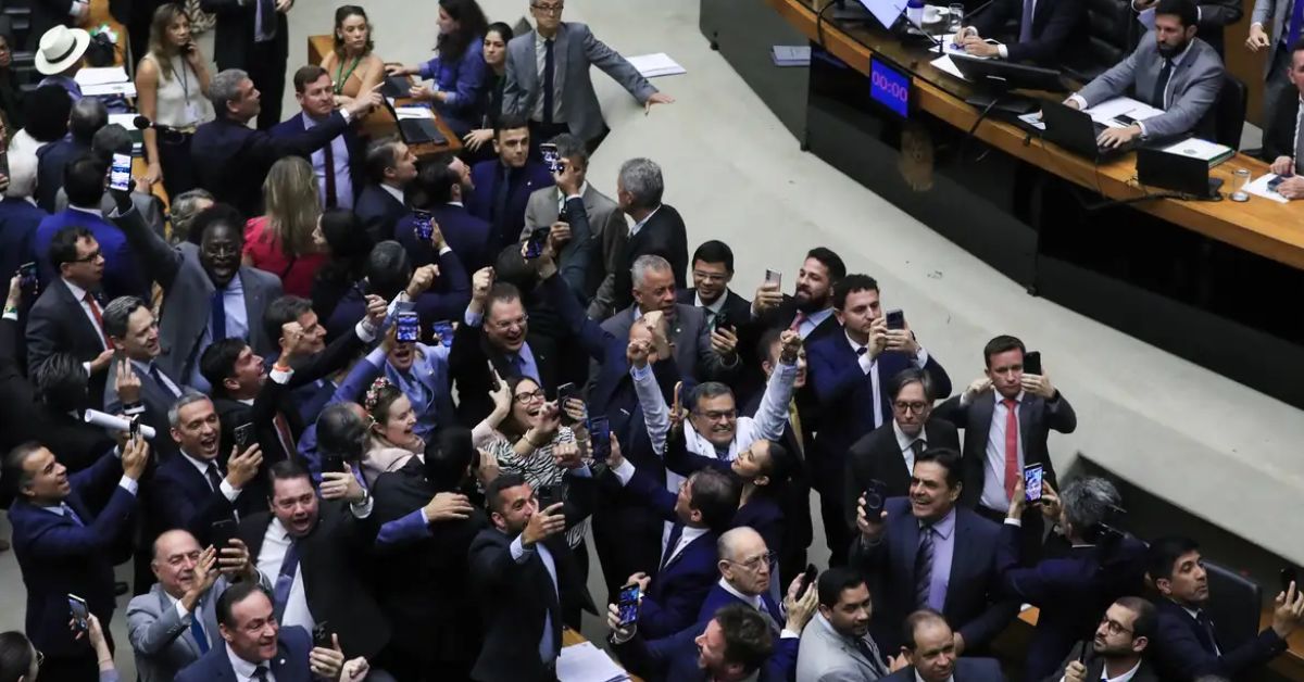 Câmara enterra MP que taxava super-ricos e apostas online