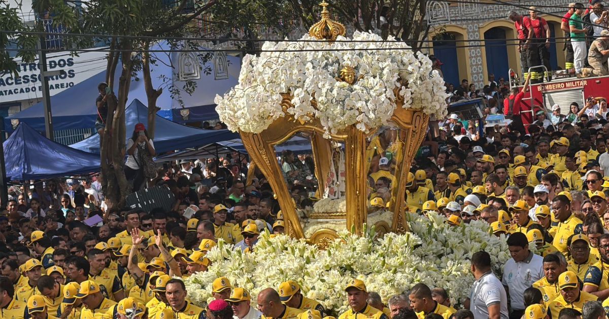 Milhões de devotos acompanham o Círio 2025 nas ruas de Belém, em uma das maiores manifestações de fé do mundo.