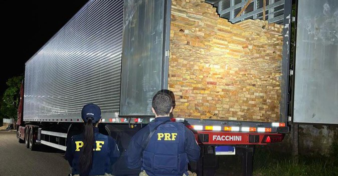Operação da PRF apreende drogas e madeira ilegal no sudeste do Pará