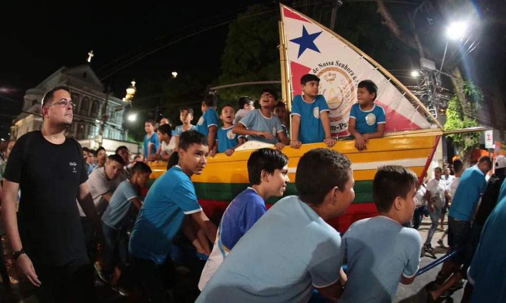 A romaria do Traslado dos Carros foi instituída em dezembro de 2019 pela Diretoria da Festa de Nazaré e pela Arquidiocese de Belém, e é a primeira oficial do Círio.