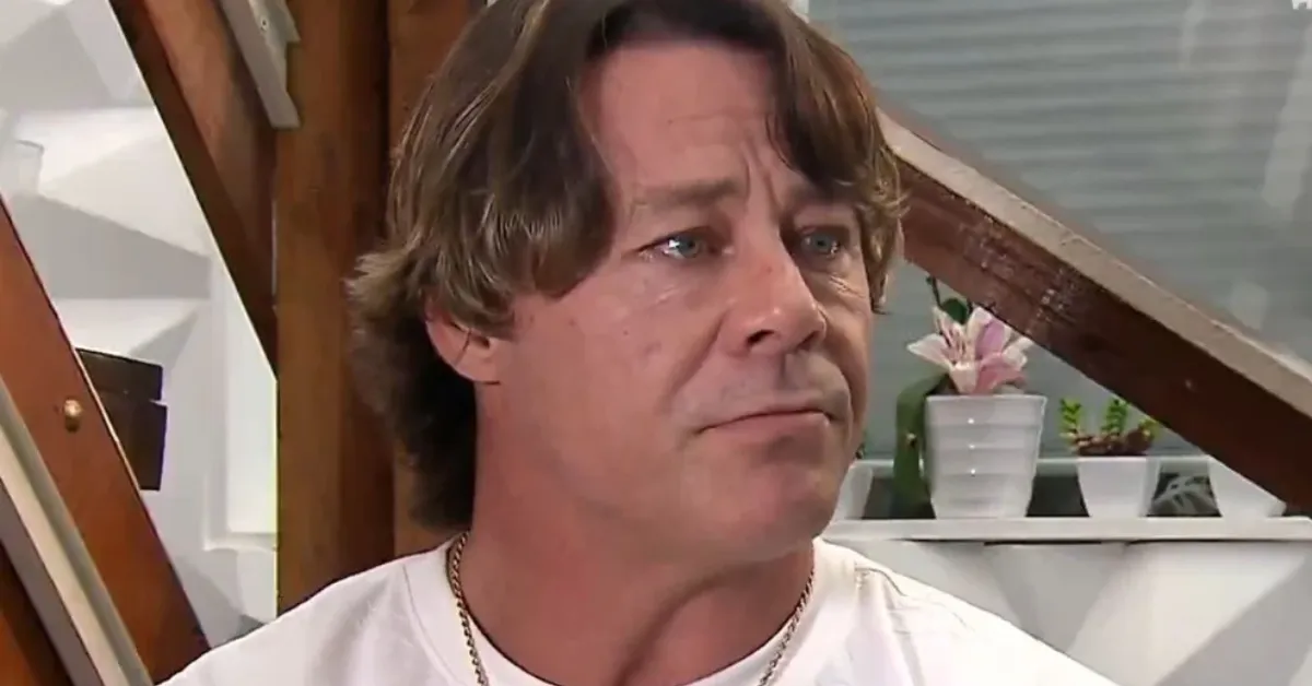 Theo Becker mostra resultado de harmonização facial ao vivo e surpreende público com aparência rejuvenescida.