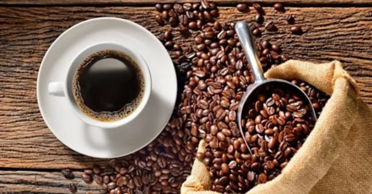 O uso de garrafas térmicas adequadas ajuda a preservar o sabor e o aroma do café ao longo do dia