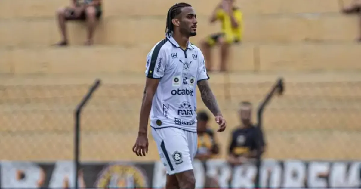 Kayky Almeida foi um dos destaques do Remo durante sua passagem por empréstimo, consolidando-se como peça importante da defesa azulina