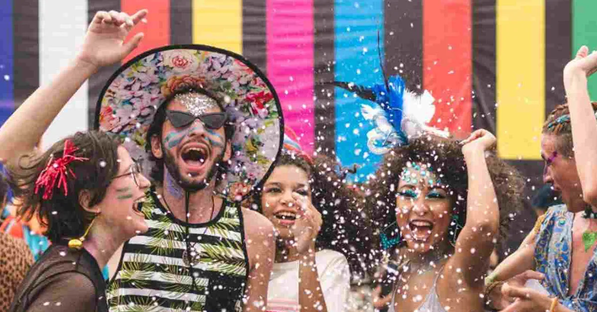 Prevenção, atenção e cuidados simples ajudam a manter a festa segura dentro e fora do corredor da folia.