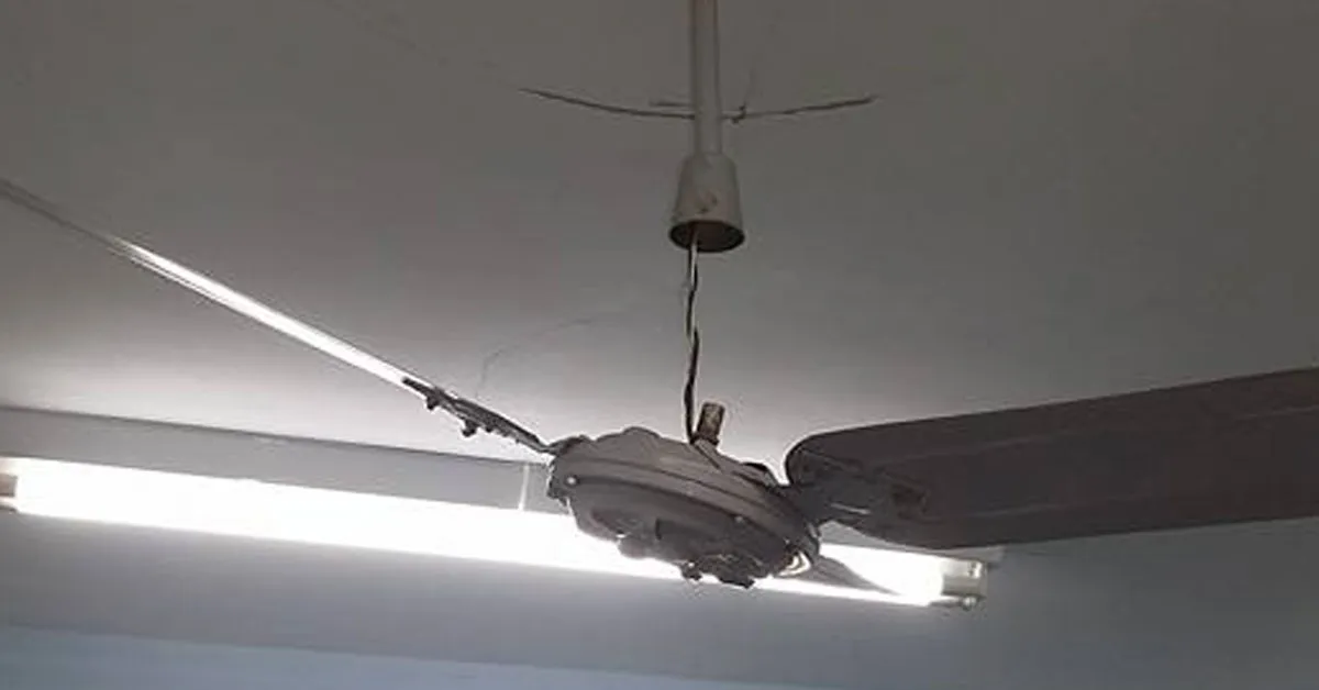 Parafusos ou peças soltas podem indicar alerta