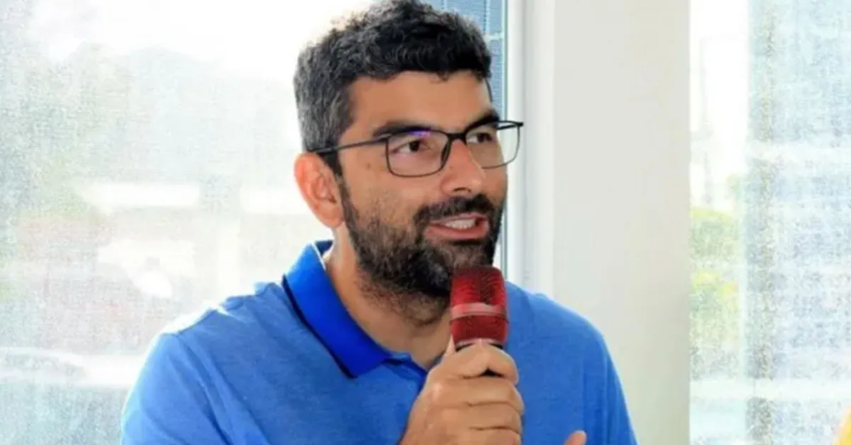 Segundo o empresário, a gestão do prefeito Daniel Santos contratou o serviço ainda no final de 2024, mas até o momento não realizou o pagamento.