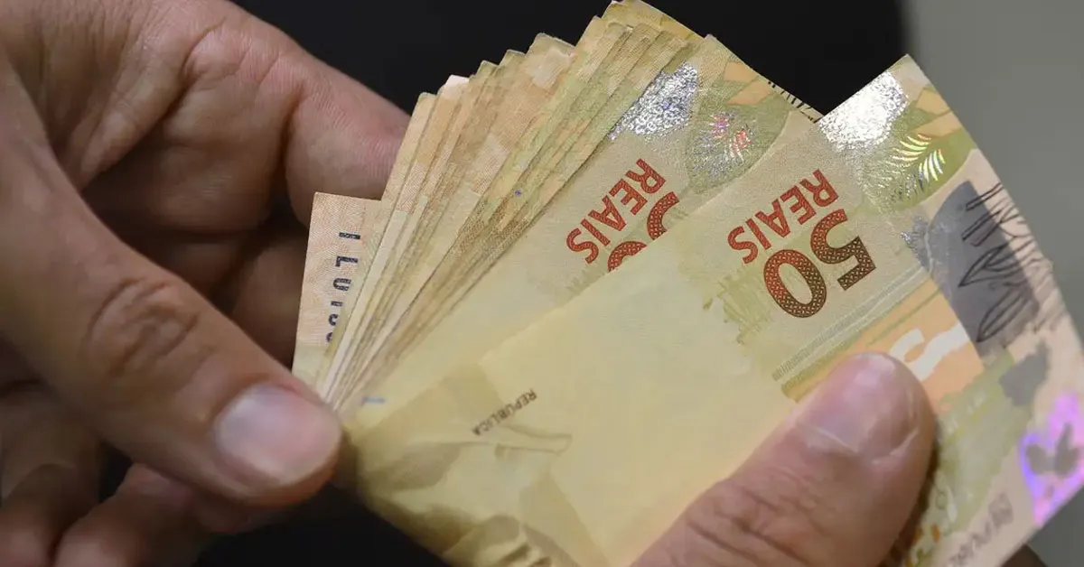 A parcela do seguro-desemprego é calculada com base na média das três últimas remunerações