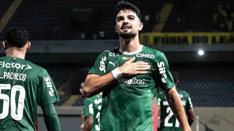 Flaco López brilhou na primeira chance que teve e marcou o gol do jogo