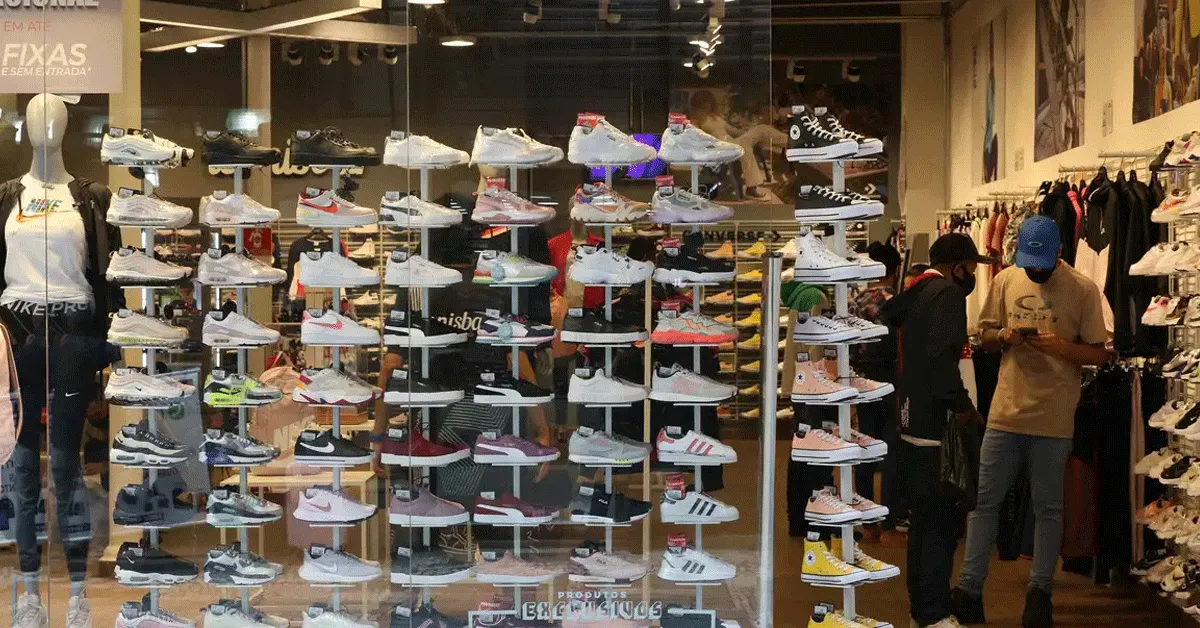 Empresas e estabelecimentos passam a rever jornada de trabalho