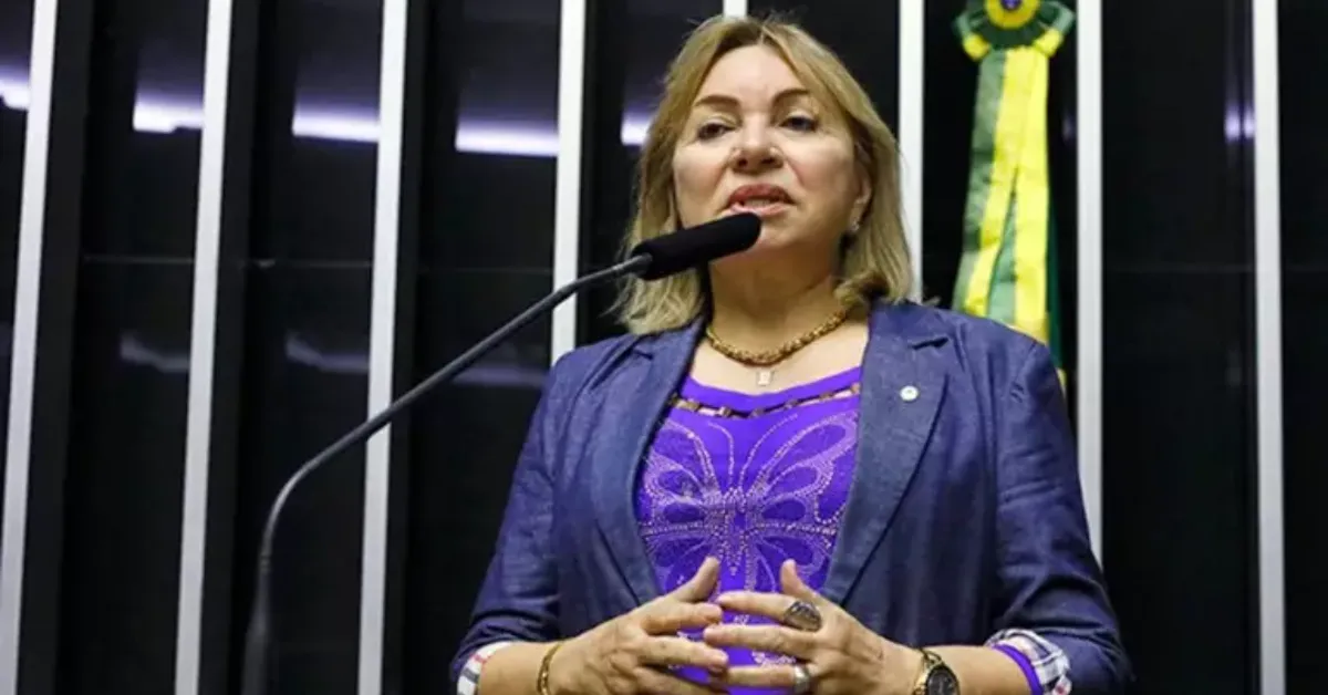 PF e CGU realizam operação contra descontos irregulares em aposentadorias; deputada é alvo e usa tornozeleira eletrônica.