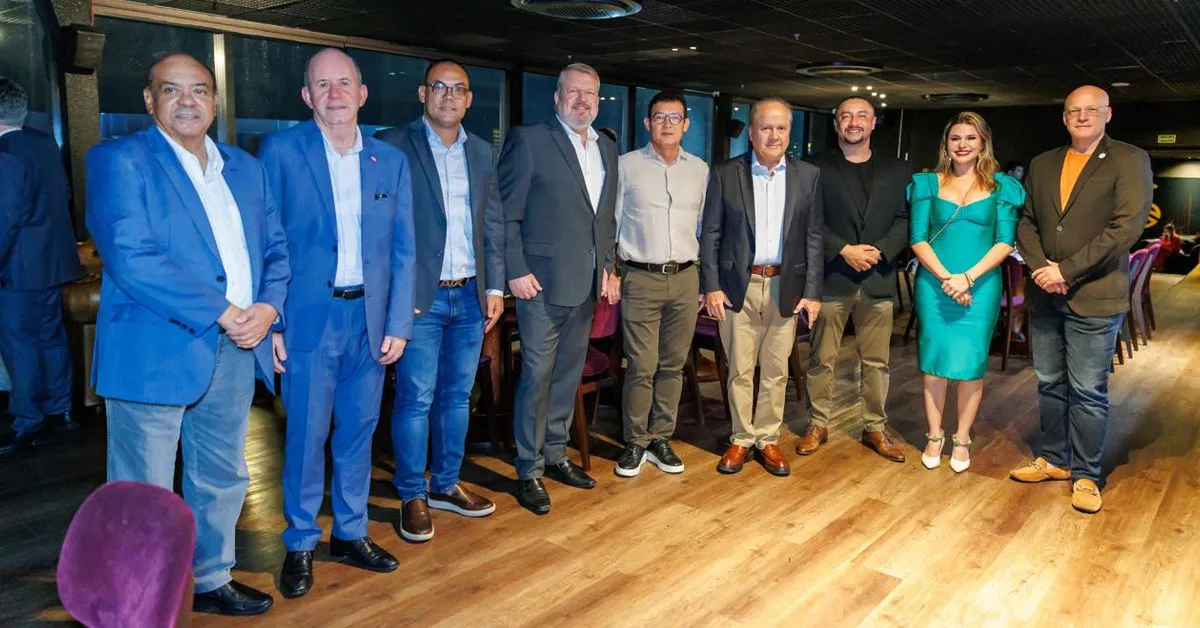 A iniciativa reuniu representantes de empresas, autoridades e parceiros