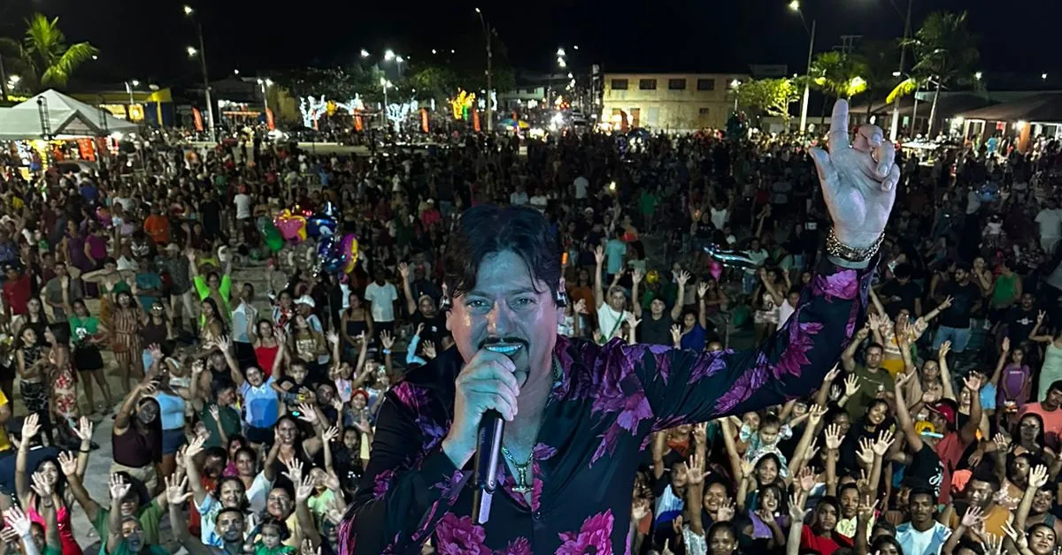 A música foi protagonista ao longo da noite, funcionando como elo entre gerações e ferramenta de mobilização social.