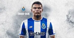 Aos 41 anos, Thiago Silva rescindiu com o Fluminense e foi anunciado pelo Porto, com contrato até junho de 2026.