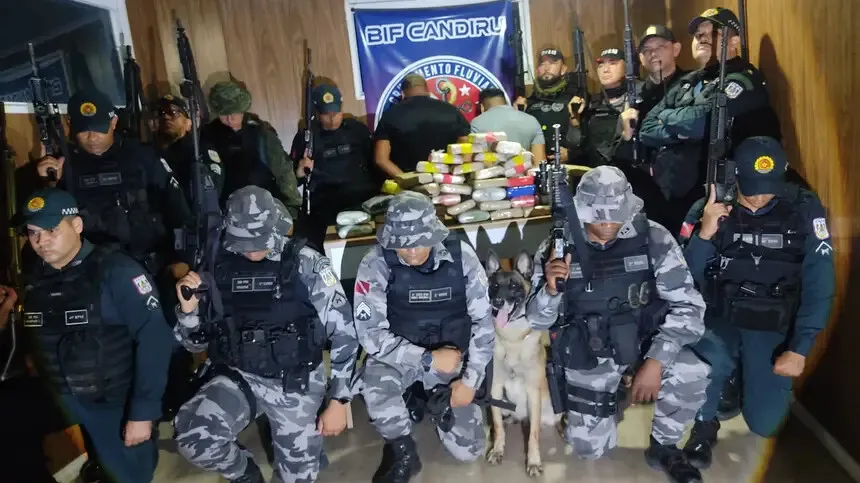 Apreensão de quase 50 kg de drogas no Pará destaca combate ao tráfico fluvial, com prisões e reforço na fiscalização de embarcações.
