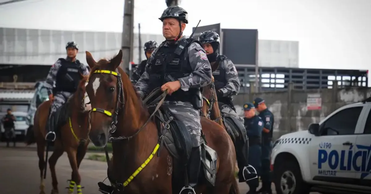 Polícia Militar reforça o policiamento em Belém e Marituba durante a Operação Ocupação, com viaturas, motocicletas e cavalaria para coibir a criminalidade.